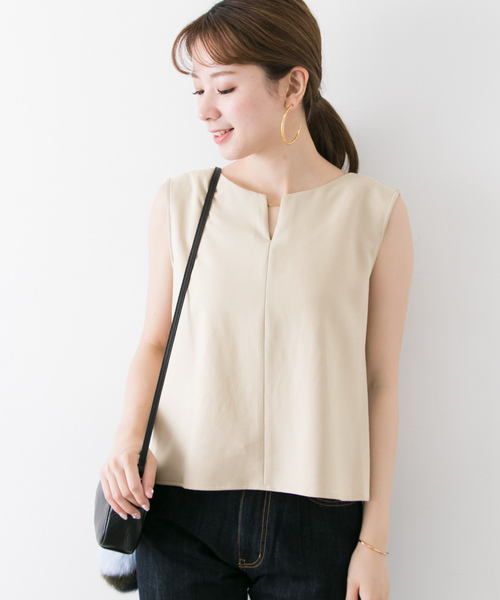 URBAN RESEARCH（アーバンリサーチ）の「2WAY BLOUSE(NO-SLEEVE)（シャツ/ブラウス・レディース・ブラック/ベージュ・FREE）」の2枚目の写真