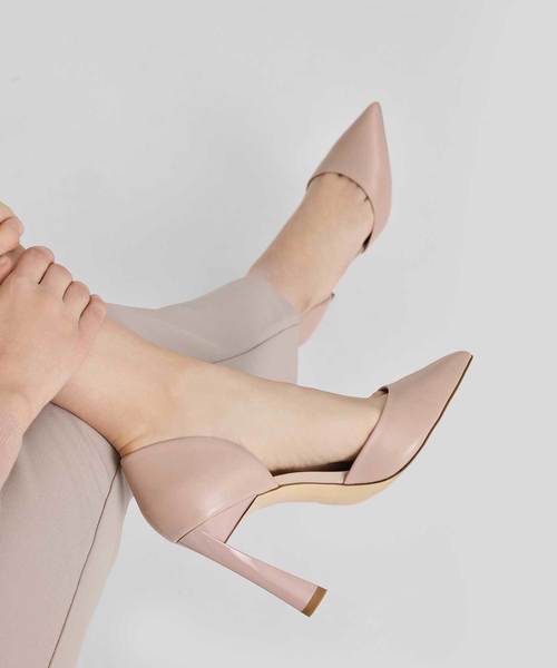 CHARLES & KEITH（チャールズ & キース）の「ポインテッドディテールヒール / POINTED D'ORSAY HEELS（パンプス・レディース・ピンク/ブラック/マスタード・25.5cm/24.5cm/22.5cm/23.5cm/25cm/22cm/23cm）」の16枚目の写真