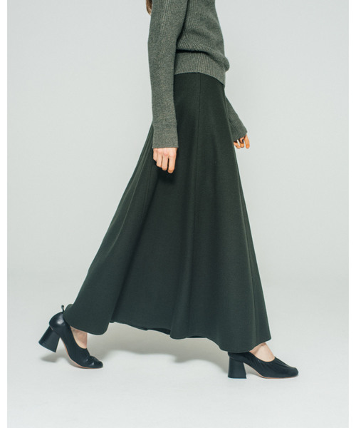 CASA FLINE（カーサフライン）の「圧縮ウールフレアースカート  