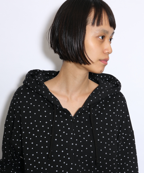 i（アイ）の「○△□ドットプリントZIPパーカー（パーカー・レディース・ホワイト/ブラック・ﾌﾘ-）」の8枚目の写真