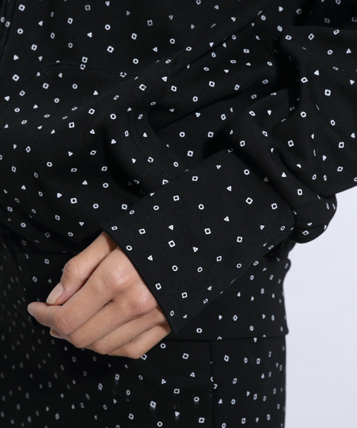 i（アイ）の「○△□ドットプリントZIPパーカー（パーカー・レディース・ホワイト/ブラック・ﾌﾘ-）」の9枚目の写真