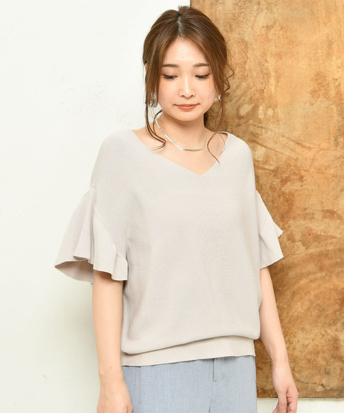 DouDou（ドゥドゥ）の「袖フリルVプルオーバー（ニット/セーター・レディース・ブラック/ベージュ/レッド・FREE）」の8枚目の写真