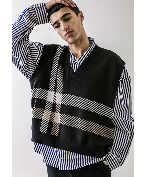 MONKEY TIME（モンキータイム）の「＜monkey time＞ C/AC PLAID VEST Ⅱ/ニットベスト（ベスト・メンズ・グレー/ブラック・M/L）」の5枚目の写真