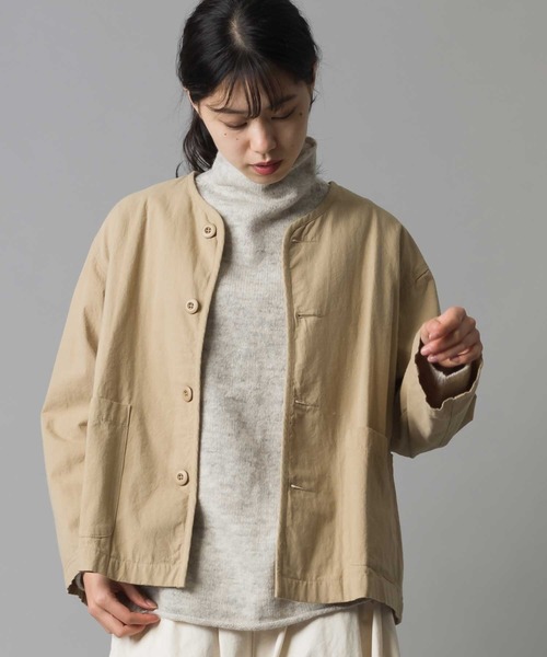 OMNES（オムネス）の「ウォッシュ加工ダンプ ノーカラージャケット（ノーカラージャケット・レディース・ブラック/ベージュ/アイボリー/キャメル/グレー系その他2・SMALL/MEDIUM）」の5枚目の写真