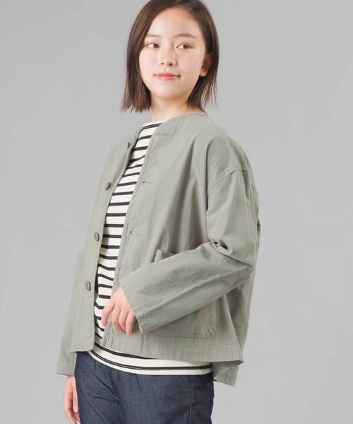 OMNES（オムネス）の「ウォッシュ加工ダンプ ノーカラージャケット（ノーカラージャケット・レディース・ブラック/ベージュ/アイボリー/キャメル/グレー系その他2・SMALL/MEDIUM）」の14枚目の写真