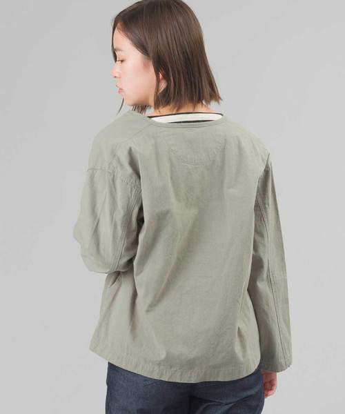 OMNES（オムネス）の「ウォッシュ加工ダンプ ノーカラージャケット（ノーカラージャケット・レディース・ブラック/ベージュ/アイボリー/キャメル/グレー系その他2・SMALL/MEDIUM）」の15枚目の写真