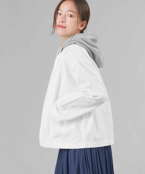 OMNES（オムネス）の「ウォッシュ加工ダンプ ノーカラージャケット（ノーカラージャケット・レディース・ブラック/ベージュ/アイボリー/キャメル/グレー系その他2・SMALL/MEDIUM）」の10枚目の写真