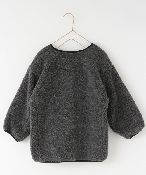 LOWRYS FARM（ローリーズファーム）の「リバーシブルボアブルゾン/KIDS　847185（ブルゾン・キッズ・アイボリー/チャコールグレー/ベージュ・110/120/130）」の7枚目の写真