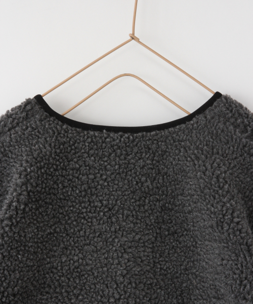 LOWRYS FARM（ローリーズファーム）の「リバーシブルボアブルゾン/KIDS　847185（ブルゾン・キッズ・アイボリー/チャコールグレー/ベージュ・110/120/130）」の12枚目の写真