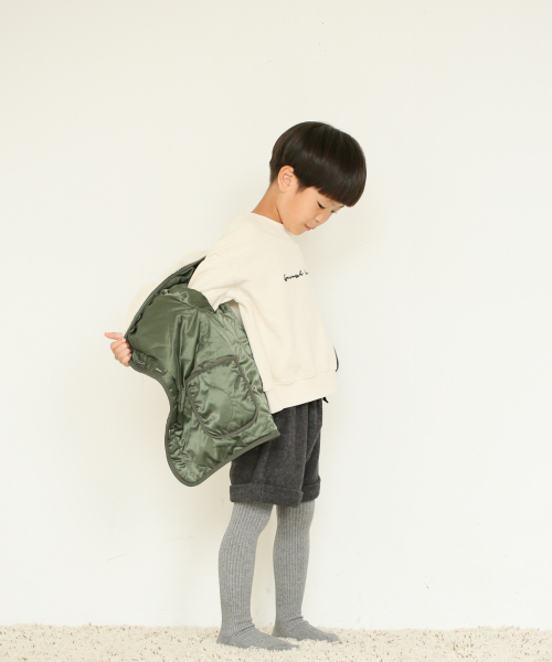 LOWRYS FARM（ローリーズファーム）の「リバーシブルボアブルゾン/KIDS　847185（ブルゾン・キッズ・アイボリー/チャコールグレー/ベージュ・110/120/130）」の17枚目の写真