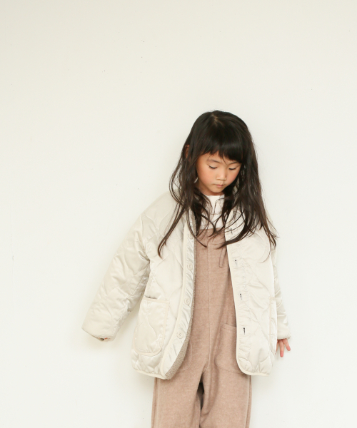 LOWRYS FARM（ローリーズファーム）の「リバーシブルボアブルゾン/KIDS　847185（ブルゾン・キッズ・アイボリー/チャコールグレー/ベージュ・110/120/130）」の20枚目の写真