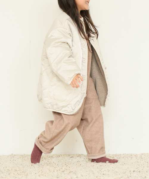 LOWRYS FARM（ローリーズファーム）の「リバーシブルボアブルゾン/KIDS　847185（ブルゾン・キッズ・アイボリー/チャコールグレー/ベージュ・110/120/130）」の22枚目の写真