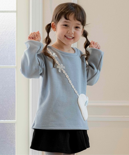 Catherine Cottage（キャサリンコテージ）の「裏起毛 ハートポシェットトップス（スウェット・キッズ・ピンク/レッド/ライラック/グレー/ネイビー/ブラック/グレイッシュブルー・110/120/130/140/100/150）」の4枚目の写真