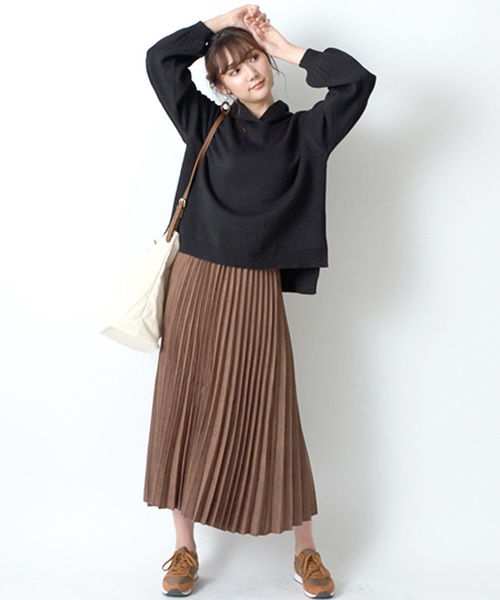 STYLEBLOCK(スタイルブロック)の「フェイクスエードプリーツスカート(スカート・レディース・キャメル/ブラウン/グリーン・M)」の2枚目の写真
