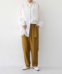 ベルト付きテーパードパンツ