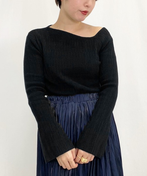 apres jour mignon(アプレジュールミニョン)の「クシュクシュワンショルニット【ZOZOTOWN限定アイテム】(ニット/セーター・レディース・ブラック/その他/モカ・フリー)」の4枚目の写真