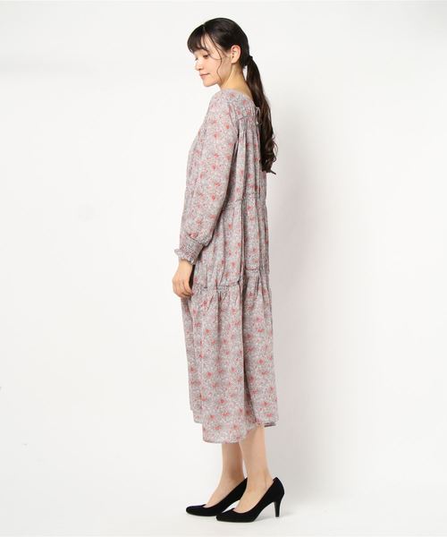 Cheek（チーク）の「マーガレット柄シャーリングワンピース（ワンピース・レディース・イエロー/グリーン/サックスブルー・MEDIUM）」の4枚目の写真