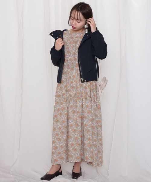 Cheek（チーク）の「マーガレット柄シャーリングワンピース（ワンピース・レディース・イエロー/グリーン/サックスブルー・MEDIUM）」の17枚目の写真