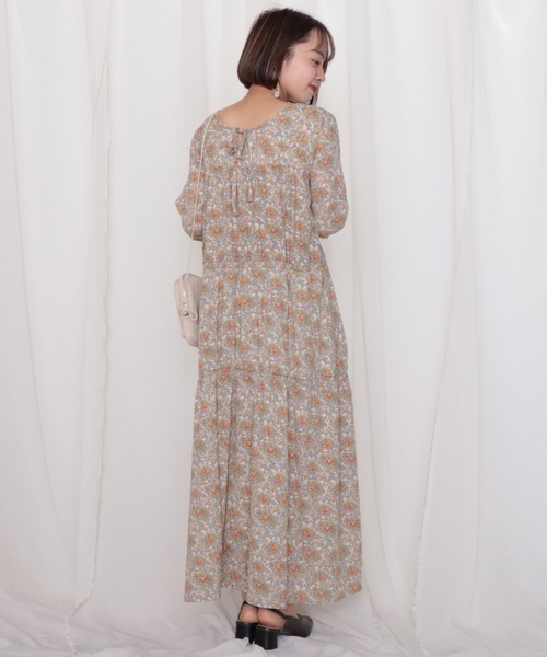 Cheek（チーク）の「マーガレット柄シャーリングワンピース（ワンピース・レディース・イエロー/グリーン/サックスブルー・MEDIUM）」の14枚目の写真