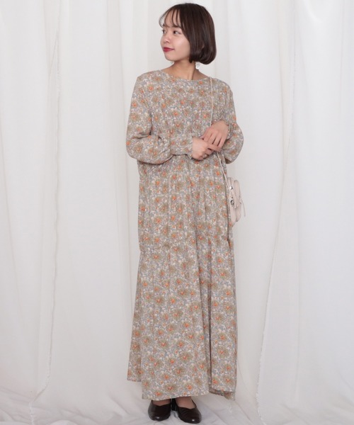 Cheek（チーク）の「マーガレット柄シャーリングワンピース（ワンピース・レディース・イエロー/グリーン/サックスブルー・MEDIUM）」の16枚目の写真