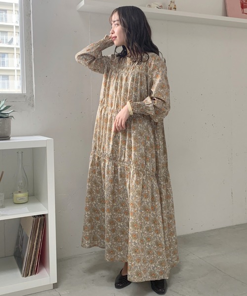 Cheek（チーク）の「マーガレット柄シャーリングワンピース（ワンピース・レディース・イエロー/グリーン/サックスブルー・MEDIUM）」の8枚目の写真