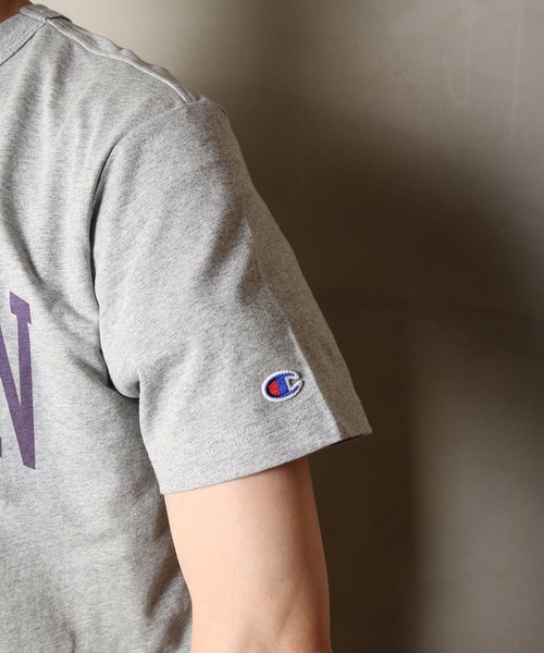 Champion(チャンピオン)の「【CHAMPION/チャンピオン】アーチデザイン ワンポイントブランドロゴ リラクシングシルエット ユニセックスサイジング 半袖Tシャツ C3-R321(Tシャツ/カットソー・メンズ・ネイビー/レッド/ホワイト/杢グレー/ブルー・X-LARGE/MEDIUM/LARGE)」の10枚目の写真