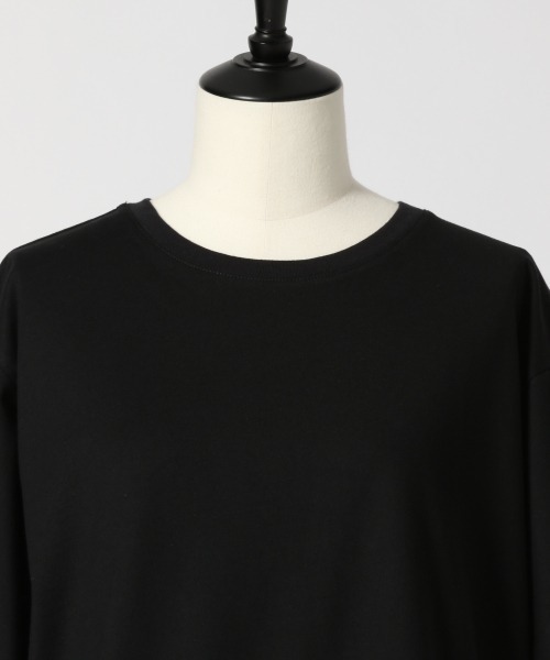 yuw（ユウ）の「【WEB先限定】ヘムロンＴＳＳ　887727（Tシャツ/カットソー・レディース・チャコールグレー/ブラック/ベージュ/オフホワイト・FREE）」の16枚目の写真