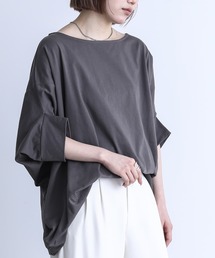 『変形デザインドルマンカットソー』