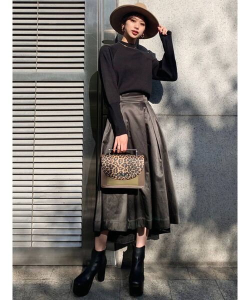 MURUA（ムルーア）の「ワイドベルトボリュームスカート（スカート・レディース・ダークグレー/ベージュ/その他1・FREE）」の4枚目の写真