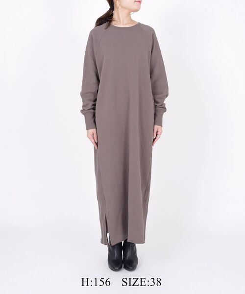 SHIPS（シップス）の「【WEB限定/SHIPS別注】FRUIT OF THE LOOM:スウェットワンピース◇（ワンピース・レディース・ブラック/ベージュ/オフホワイト/イエロー/ダークグレー・38/36）」の7枚目の写真