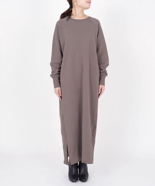 SHIPS（シップス）の「【WEB限定/SHIPS別注】FRUIT OF THE LOOM:スウェットワンピース◇（ワンピース・レディース・ブラック/ベージュ/オフホワイト/イエロー/ダークグレー・38/36）」の8枚目の写真