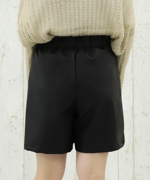 PairPair（ペアペア）の「フェイクレザーショートパンツ（その他パンツ・レディース・ブラック/ブラウン/アイボリー・FREE）」の21枚目の写真