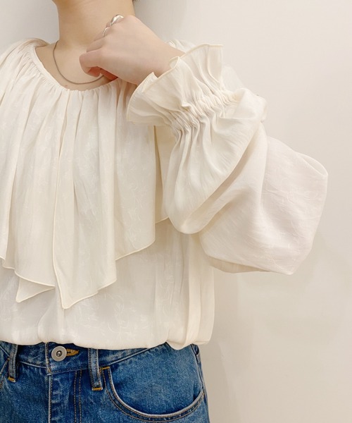 SHENERY（シーナリー）の「ジャガードフリルカラーブラウス（シャツ/ブラウス・レディース・ブラック/オフホワイト・FREE）」の2枚目の写真