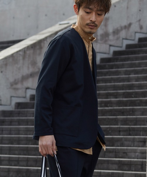 OMNES Another Edition(オムネス アナザーエディション)の「メンズ ストレッチポンチ ノーカラージャケット(ノーカラージャケット・メンズ・ブラック/グレイッシュベージュ/チャコール・MEDIUM/LARGE)」の13枚目の写真