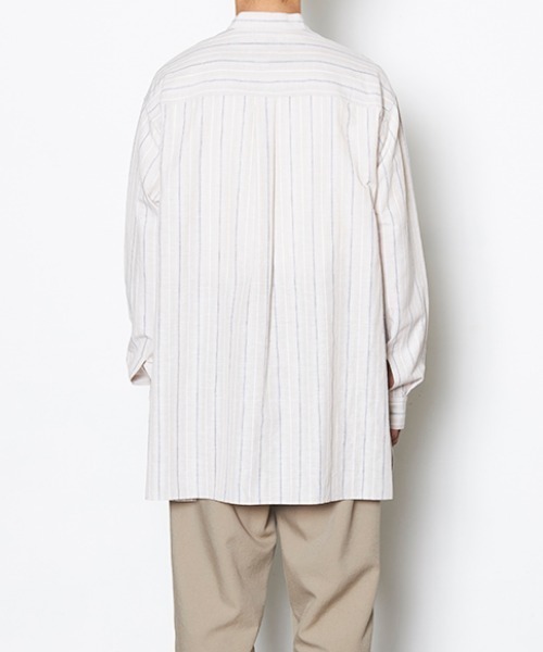 ATELIER BETON（アトリエベトン）の「STRIPE BAND COLLAR SHIRT（シャツ/ブラウス・メンズ・ベージュ/グレー・2/4/3）」の9枚目の写真