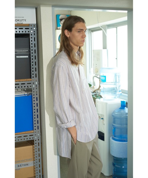 ATELIER BETON（アトリエベトン）の「STRIPE BAND COLLAR SHIRT（シャツ/ブラウス・メンズ・ベージュ/グレー・2/4/3）」の7枚目の写真