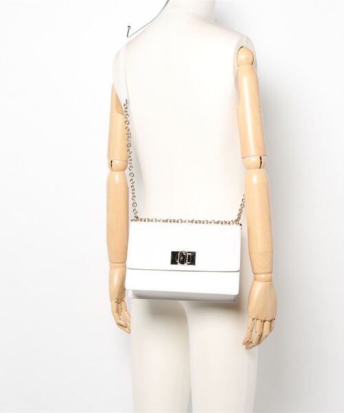 FURLA（フルラ）の「FURLA 1927 S CROSSBODY（ショルダーバッグ・レディース・オフホワイト・ONE SIZE）」の4枚目の写真