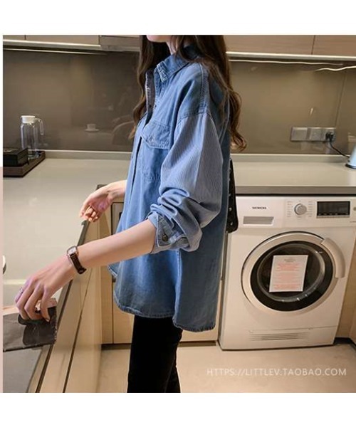 おしゃれスタ(オシャレスタ)の「大人カジュアル 胸フラップポケットゆるシルエットダンガリーシャツ(シャツ/ブラウス・レディース・ライトブルー/ブルー・M/L/S/XL)」の7枚目の写真