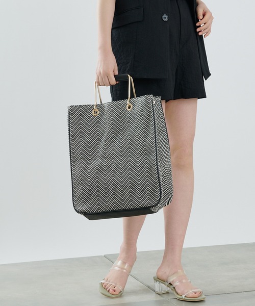 COLONY 2139（コロニートゥーワンスリーナイン）の「雑材トートバッグ/マチ付きA4収納可能トート（トートバッグ・レディース・ブラック/ベージュ・FREE）」の9枚目の写真