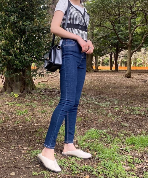 WEGO（ウィゴー）の「WEGO/ダブルボタン千鳥ビスチェ（タンクトップ・レディース・ブラック・FREE）」の6枚目の写真