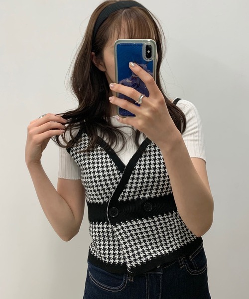 WEGO（ウィゴー）の「WEGO/ダブルボタン千鳥ビスチェ（タンクトップ・レディース・ブラック・FREE）」の4枚目の写真