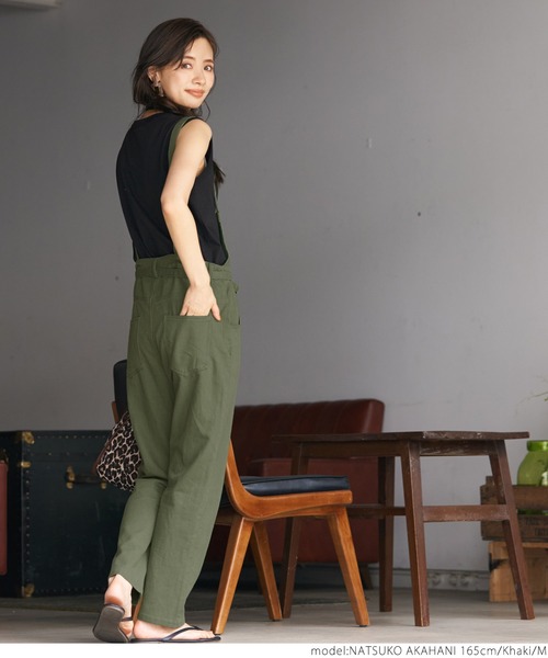 coca（coca）（コカ）の「ゆるっとサイズ感カツラギサロペット（サロペット/オーバーオール・レディース・カーキ/アイボリー・M/L）」の6枚目の写真