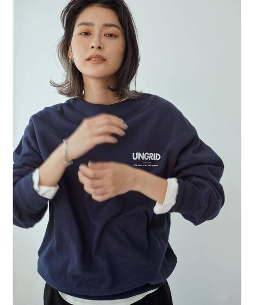Ungrid（アングリッド）の「【10周年限定】Ungridロゴルーズスウェット(トレーナー)（スウェット・レディース・オフホワイト/レッド/グリーン/ネイビー・FREE）」の12枚目の写真