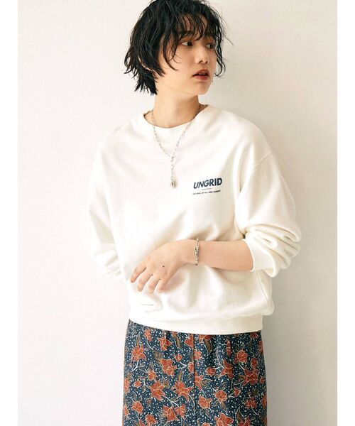 Ungrid（アングリッド）の「【10周年限定】Ungridロゴルーズスウェット(トレーナー)（スウェット・レディース・オフホワイト/レッド/グリーン/ネイビー・FREE）」の15枚目の写真