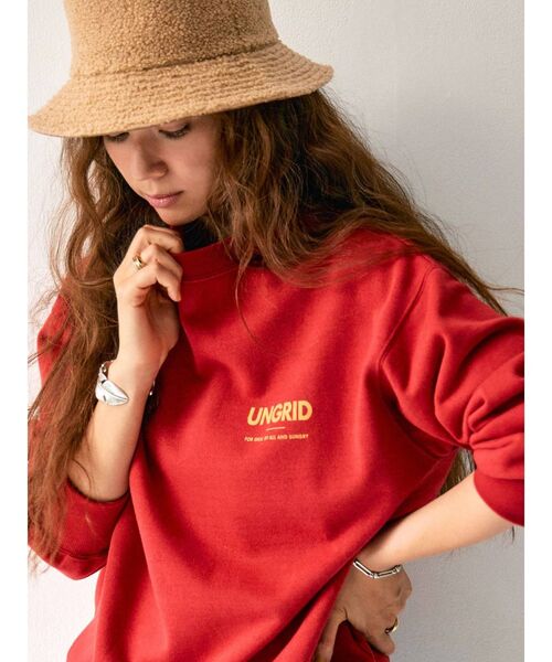 Ungrid（アングリッド）の「【10周年限定】Ungridロゴルーズスウェット(トレーナー)（スウェット・レディース・オフホワイト/レッド/グリーン/ネイビー・FREE）」の19枚目の写真