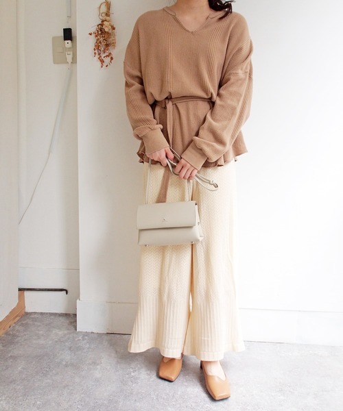 cava cava(サヴァサヴァ)の「オブリークスクエアトゥパンプス -1320401(パンプス・レディース・ブラック/ブラウン/ベージュ・24.5cm/23.5cm/23.0cm/22.5cm/24.0cm)」の13枚目の写真