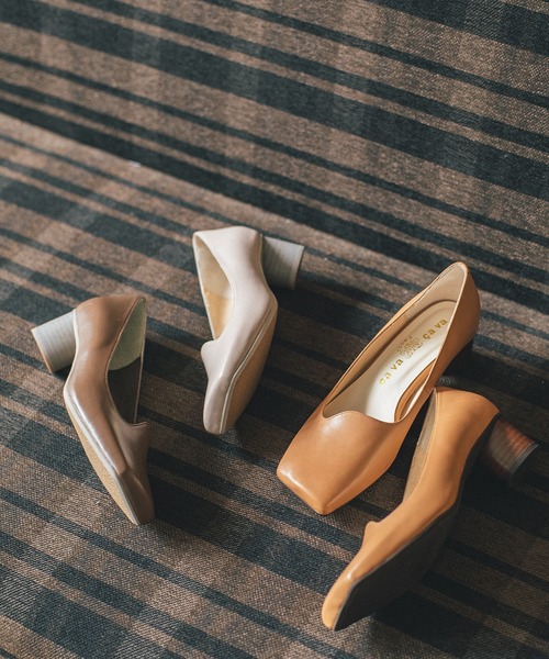 cava cava(サヴァサヴァ)の「オブリークスクエアトゥパンプス -1320401(パンプス・レディース・ブラック/ブラウン/ベージュ・24.5cm/23.5cm/23.0cm/22.5cm/24.0cm)」の16枚目の写真