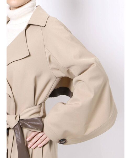 GYDA（ジェイダ）の「【WEB限定】ディープスリットケープトレンチコート（トレンチコート・レディース・ベージュ/ブラウン・FREE）」の18枚目の写真