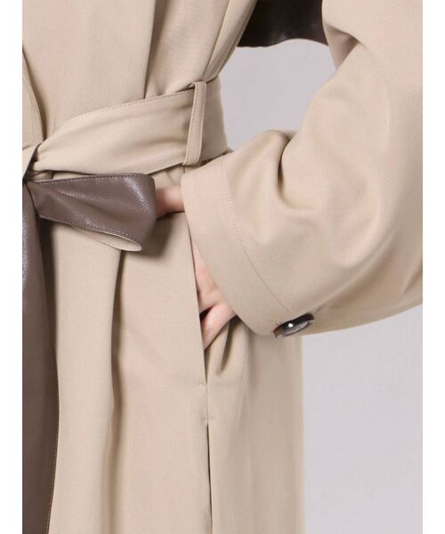 GYDA（ジェイダ）の「【WEB限定】ディープスリットケープトレンチコート（トレンチコート・レディース・ベージュ/ブラウン・FREE）」の19枚目の写真