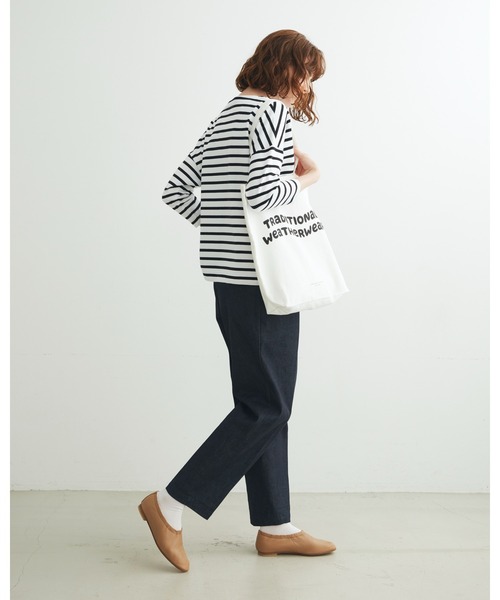 Traditional Weatherwear(トラディショナルウェザーウェア)の「WAVE LOGO GSST TOTE/ウェーブ ロゴ マチ付き トートバッグ(トートバッグ・メンズ・ネイビー×ホワイト/ブラウン系その他/グリーン系その他/ホワイト×ブラック/ボルドー・FREE/F)」の9枚目の写真